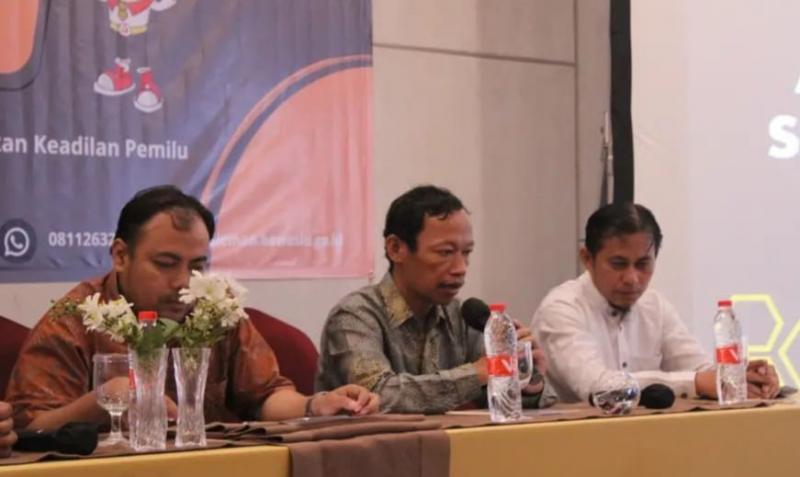 Pembinaan Jajaran Sekretariat Panwaslu Kecamatan