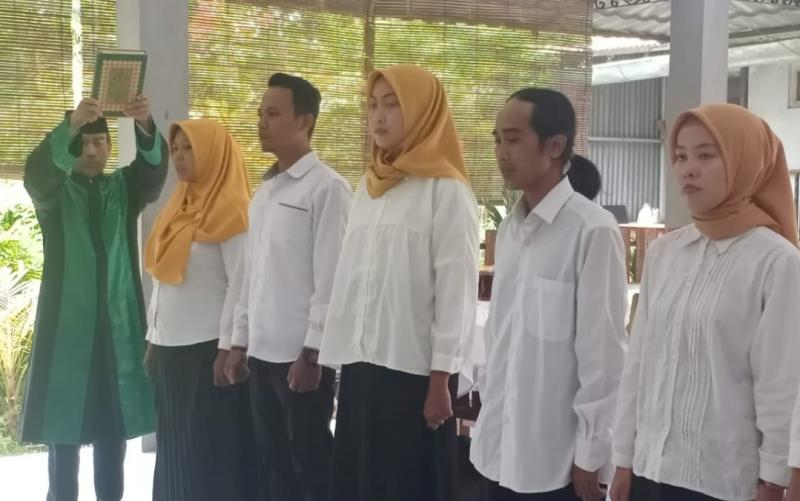 Resmi Dilantik,Panwaslu Desa Diminta Profesional dalam Bertugas