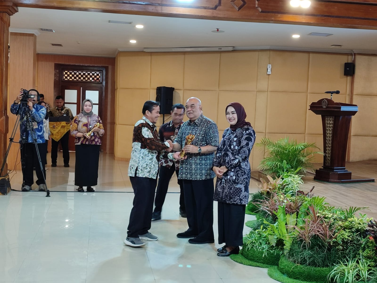 anugerah keterbukaan 