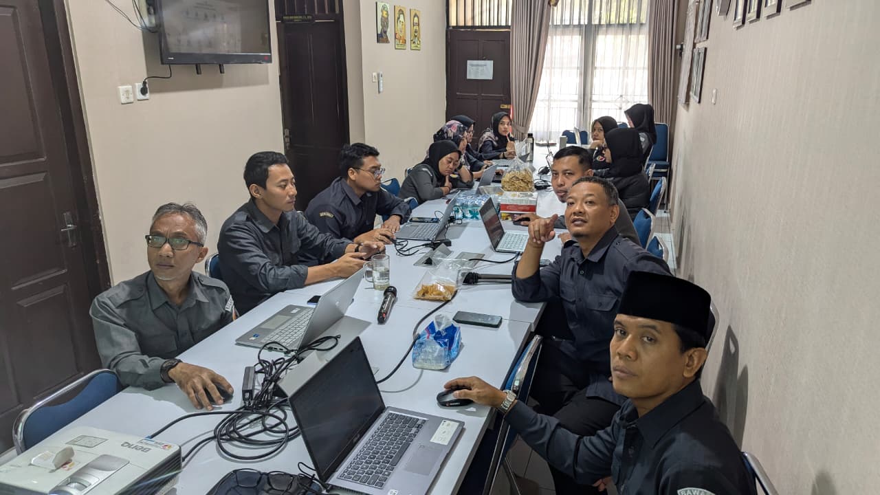 foto rapat internal