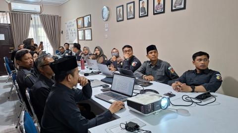 foto rapat internal