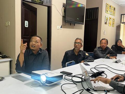 foto rapat internal