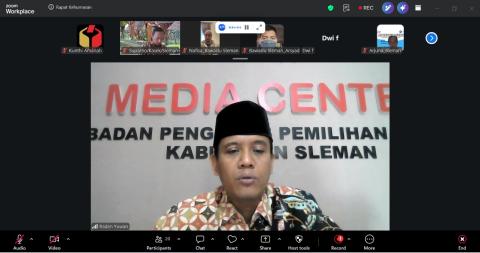 foto rapat internal
