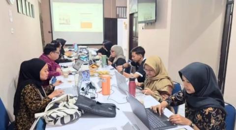 foto rapat internal