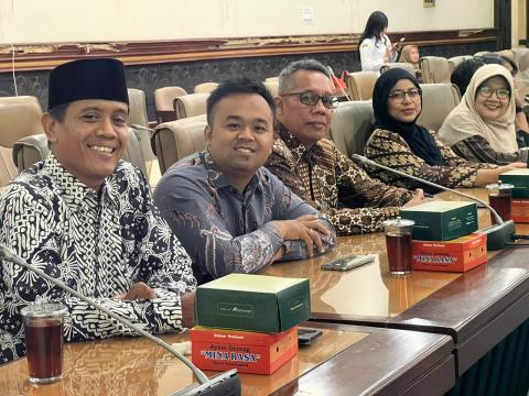 Foto Rapat Kerja Komisi A DPRD Daerah Istimewa Yogyakarta (DIY) terkait pemutakhiran data pemilih pemilu di Ruang Rapat DPRD DIY