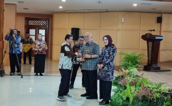 anugerah keterbukaan 