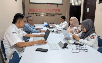 foto rapat internal