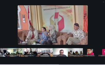 foto rapat daring