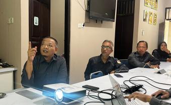 foto rapat internal