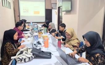 foto rapat internal